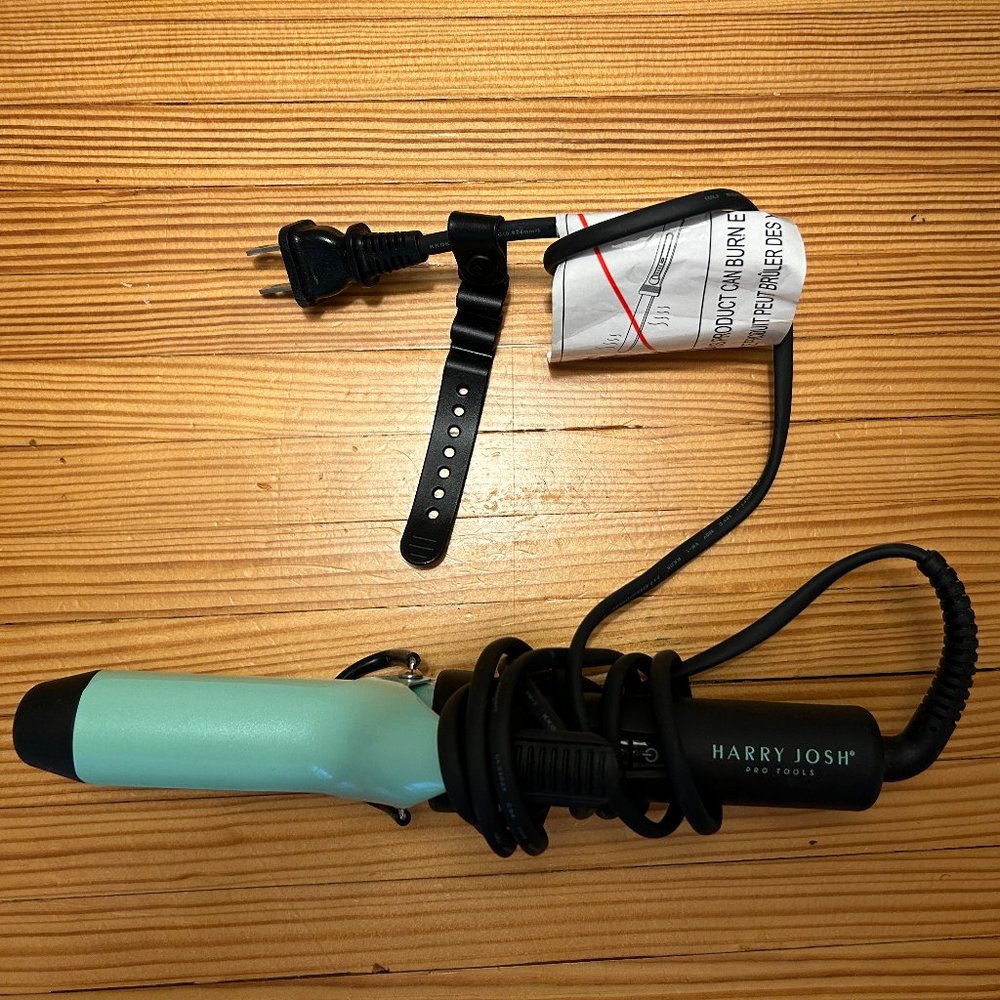 HARRY JOSH® PRO TOOLS TRAVEL CURLING IRON 1.25 INCH
